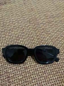 H&M Unisex Black Sunglasses - UV lens