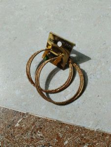 Elegant Gold Tone Hoop Earrings