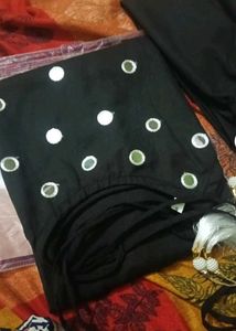 ✨🖤premium quality Mirror work kurta set with Pala