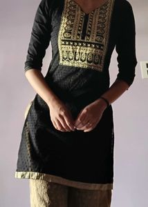 Elegant Black Embroidered Kurta