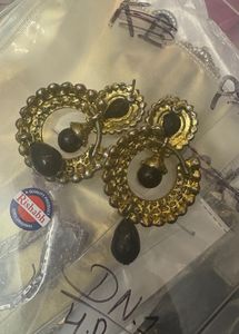 Exquisite Black Stone &amp; Pearl Earrings