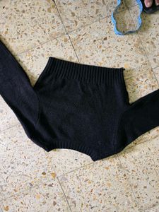 V-Neck Cropped Sweater