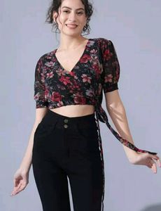 CROP TOP AND JEAN ( TOTALLY NEW )
