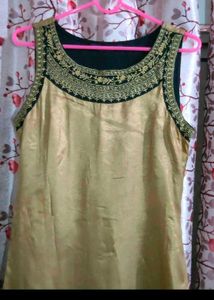 Beautiful Kurti With Tussles