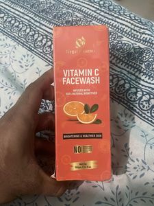 Regal Essence Vitamin C Facewash