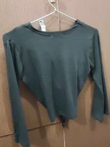 A solid black top for daily use