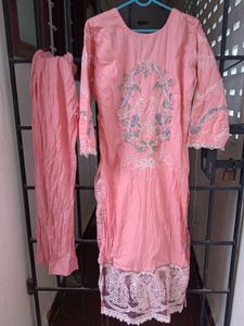Elegant Pink Kurta Set with Intricate Embroidery
