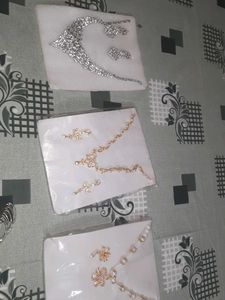 Sparkling Rhinestone Necklace &amp; Earring Set