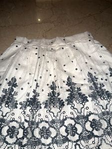 Chic White &amp; Navy Skirt