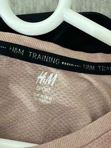 Activewear Set: Pink Top &amp; Black Leggings