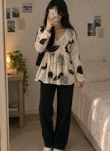 𐙚 Cream Printed Peplum Top🤍✨️🌸