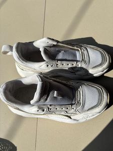 puma white sneaker