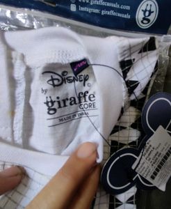 Giraffe Casuals Tee - Daisy Duck