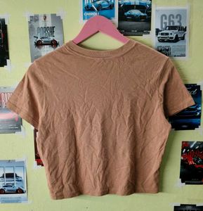 Uniqlo Cropped T-Shirt