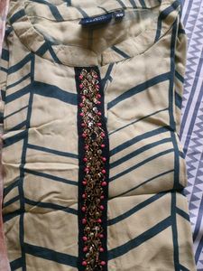 Elegant Kurta Set (Set of 2)