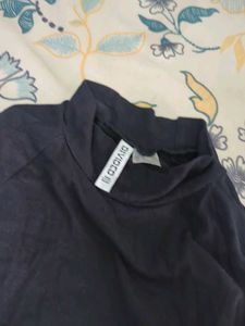 Black Cropped Long Sleeve Top