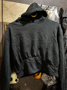 Zudio Black Cropped Hoodie