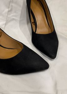 H&amp;M Black Pointed Heels