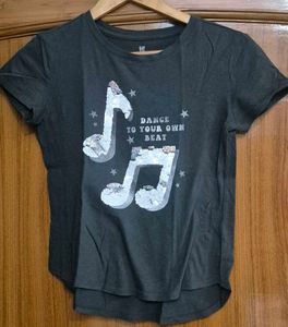3 GAP T-Sequined Music Notes