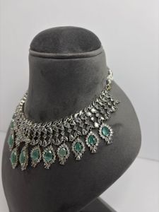 Stunning Emerald &amp; Diamond Necklace Set