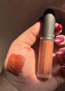 MAC Powder Kiss Liquid Lipcolour:- impulsive