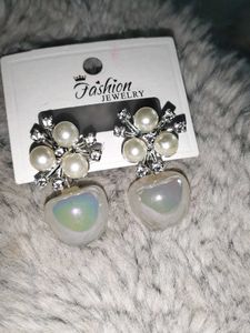 Earings White And Diamond
