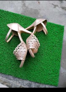 golden heel 👠👠