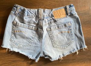 Light Wash low rise Frayed Denim Shorts