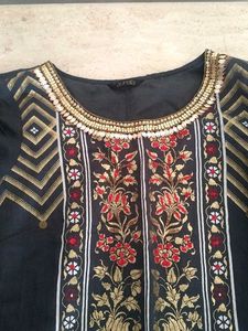 Aurelia Elegant Embroidered Kurti Set