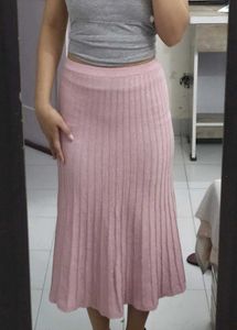 Chic Pink Ribbed Midi Skirt