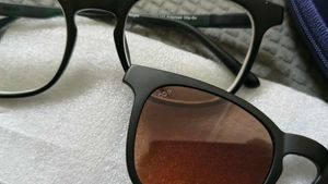 Lenskart Hustle Magnetic clip ons with Case