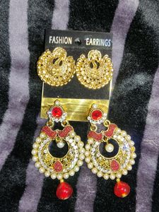 2 Pairs Of Earings