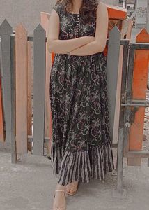 Elegant Navy Blue Floral Maxi Dress