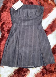 Chic Pinstripe Strapless Mini Dress