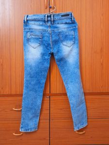 Stretchable Blue Jeans For Women