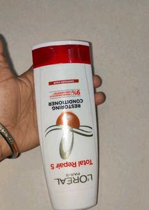 L'Oreal Paris Repairing Conditioner