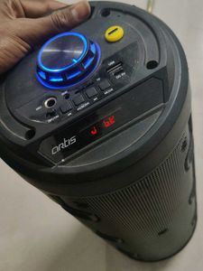 Artis Portable Speaker with Mic Input