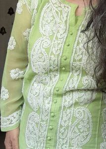 Elegant Chickenkari Green Kurta with White Embroid
