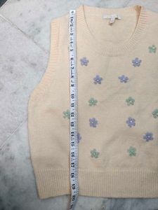Chic Floral Knit Vest
