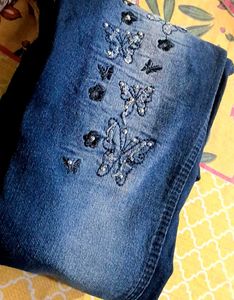 today sale ✨🌷Butterfly Embroidered Skinny Jeans�