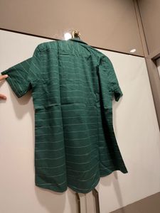 Green stripes t shirt