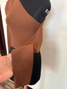 ZARA Top : M