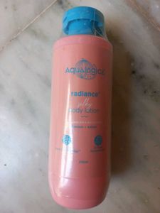 Aqualogica Radiance+ Silky Body Lotion