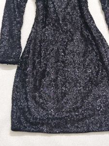 ⭐SALE PRICE ⭐H&amp;M Sequin Mini Dress ✨ Deep V Back