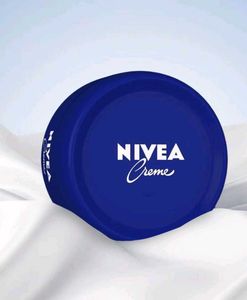 Nivea Soft Berry Blossom Cream