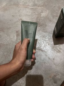 Isntree Mugwort Calming Clay Mask (100ml) – Barely