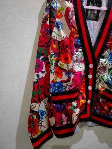 Floral V-Neck Button-Up Jacket.