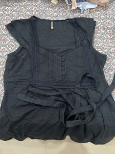 Chic Black Sleeveless lace  Top