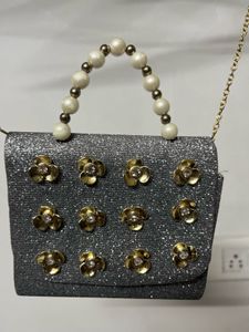 Sparkly Flower Detail Party Bag🤩🩶
