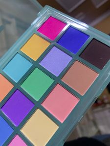 Ucanbe Eyeshadow Palette